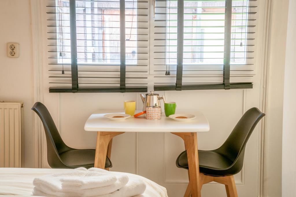 The Warehouse Bed & Breakfast Amsterdam Oda fotoğraf